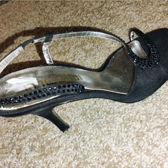 Moda Spana Black Heels with Glittering Embellishments - Picture 3 of 10
